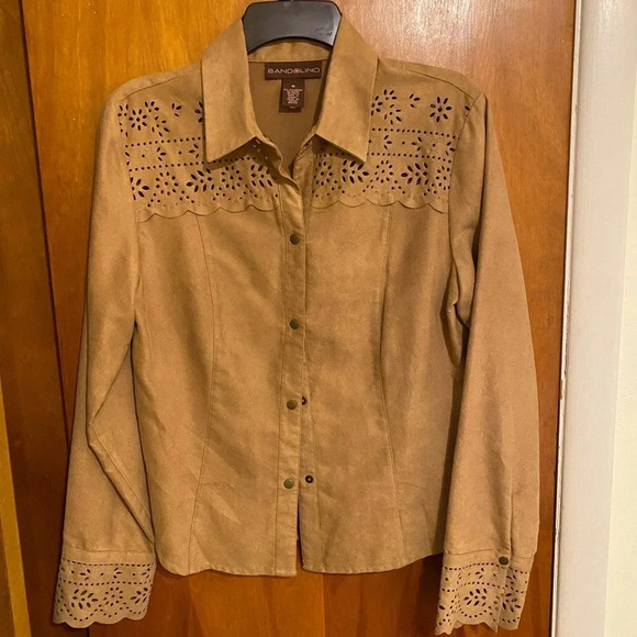 Bandolino Tops - Bandolino Women’s Tan Front Button Down Scallop Long Sleeves Cuff Trim Top, SZ 6